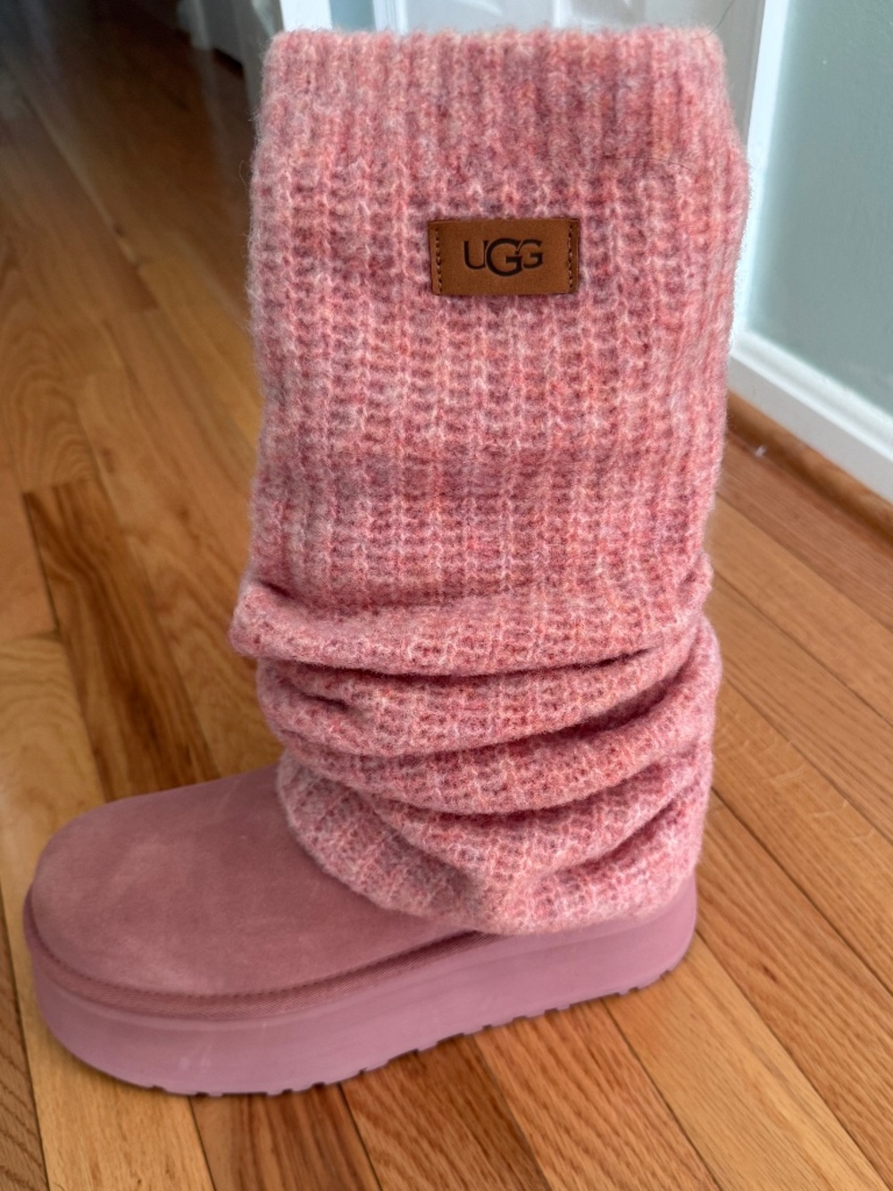 UGG Classic Mini Dipper Legwarmer Boot Pink Dawn Size 8 – Worn Once – With Box